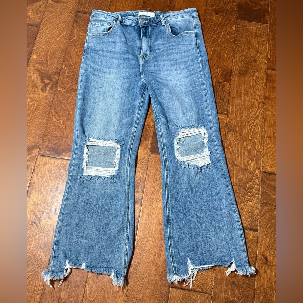 Trendy Distressed Risen Jeans